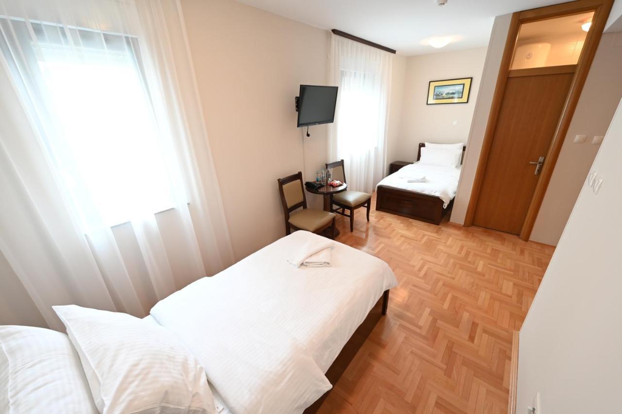 Hotel "Jkc Banja Luka" Eksteriør bilde