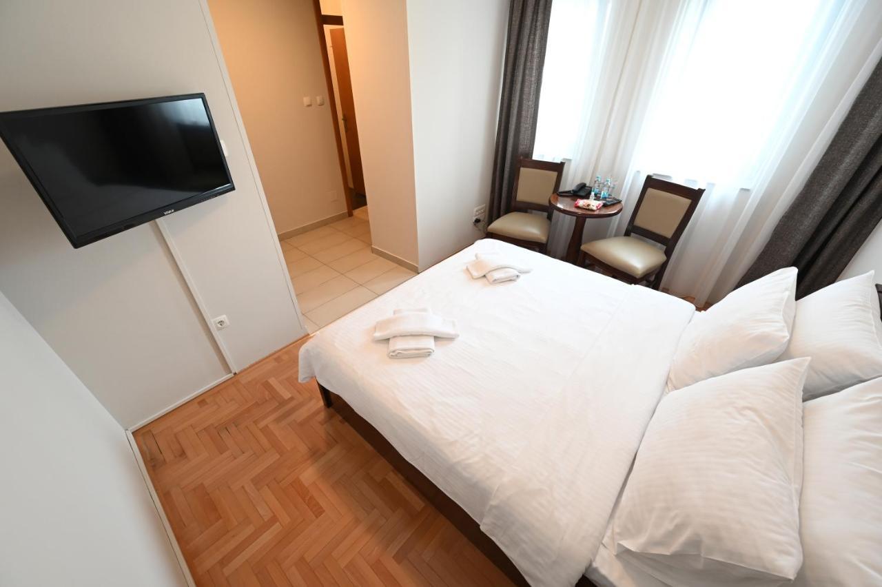 Hotel "Jkc Banja Luka" Eksteriør bilde
