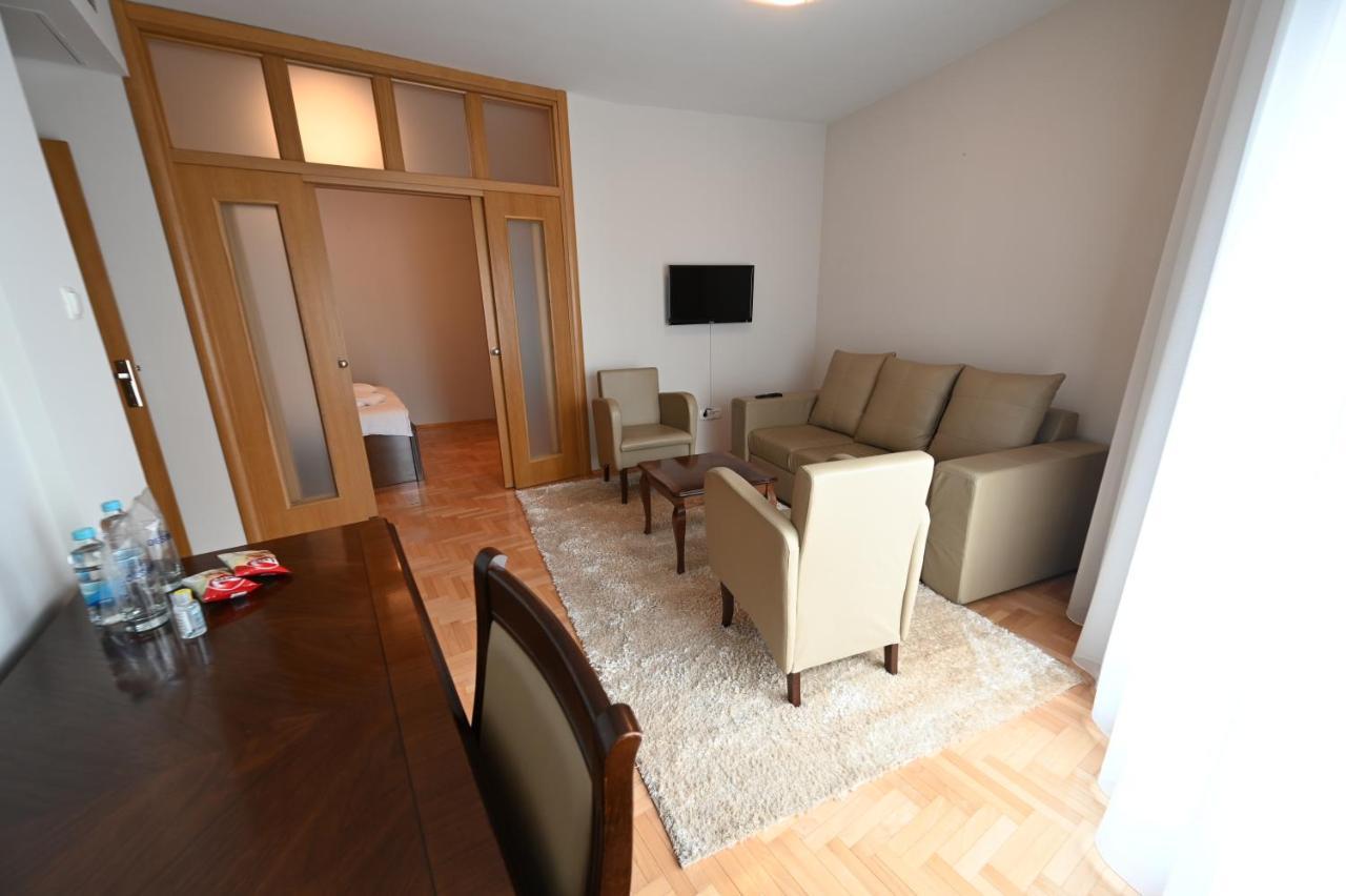 Hotel "Jkc Banja Luka" Eksteriør bilde