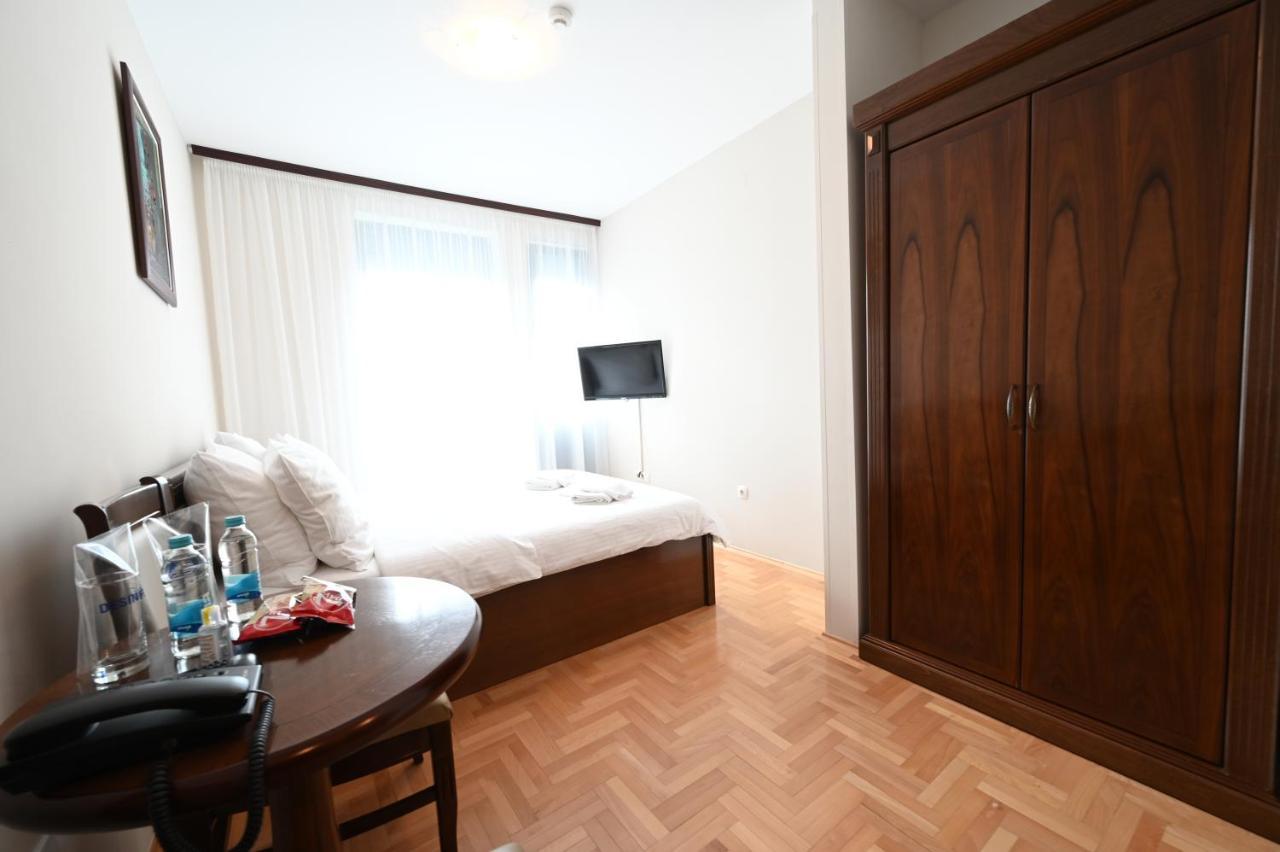 Hotel "Jkc Banja Luka" Eksteriør bilde